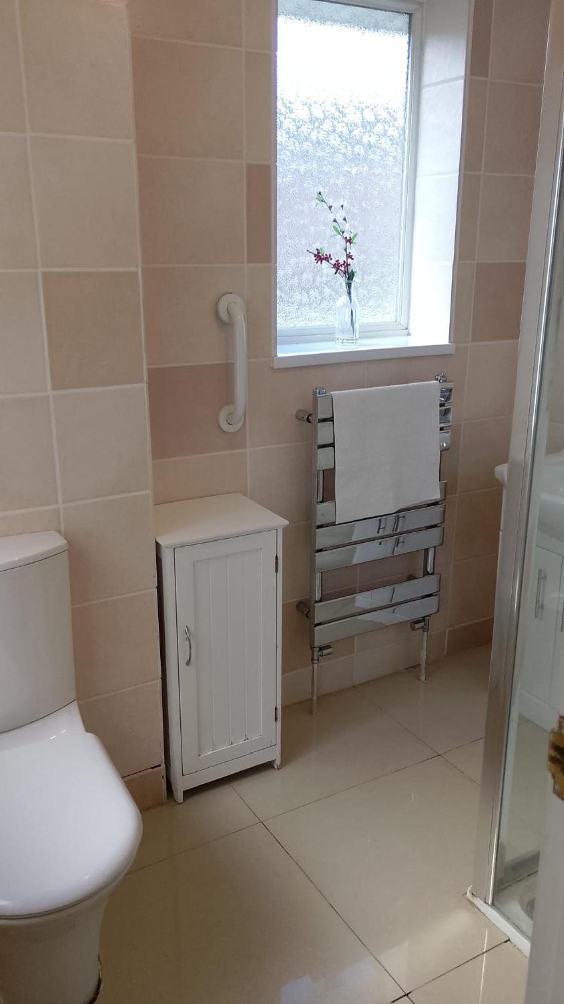 33Sm Dreams Unlimited Serviced Accommodation- Staines - Heathrow Стэнвэлл Экстерьер фото
